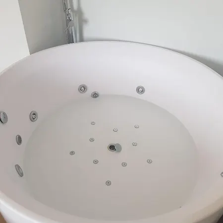 公寓 Dos Alas Rojas, Casa Con Jacuzzi Dos Personas Melida (Valladolid)